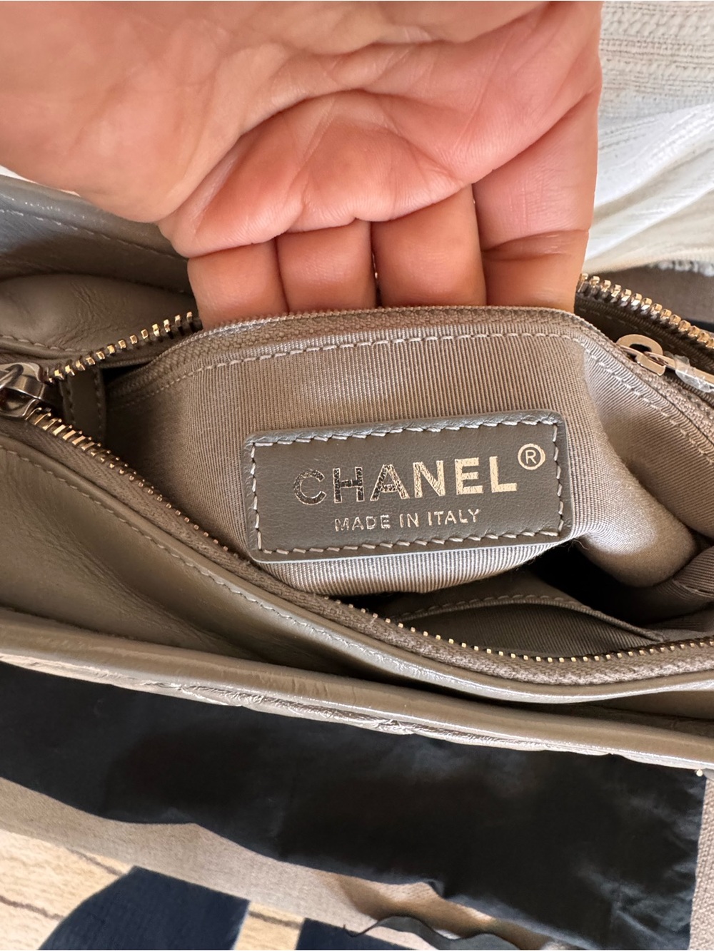 💯 % Authentic CHANEL small Gabrielle Gray Quilted Leather bag - Picture 7 of 10